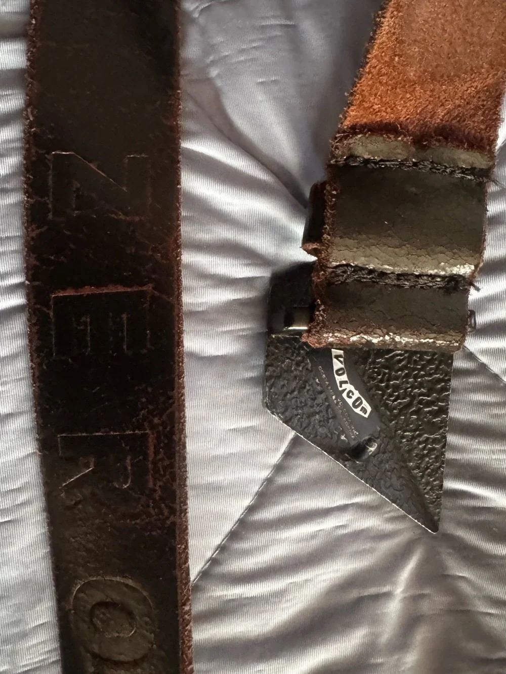VINTAGE VOLCOM BUCKLE LEATHER BELT SIZE 34/36”